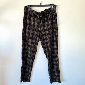 Torrid green and black plaid pull on stretch ankle pants
